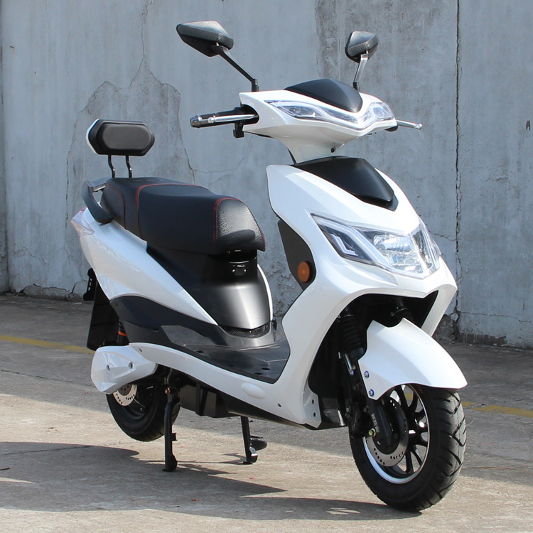 出口战狼 迅鹰尚领电动车 60v72v电瓶车 踏板电动车厂家批发