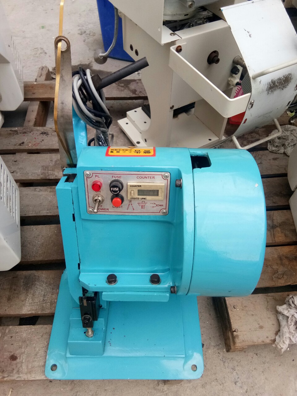 转让倒闭厂铜带机,上门回收端子机,回收端子机