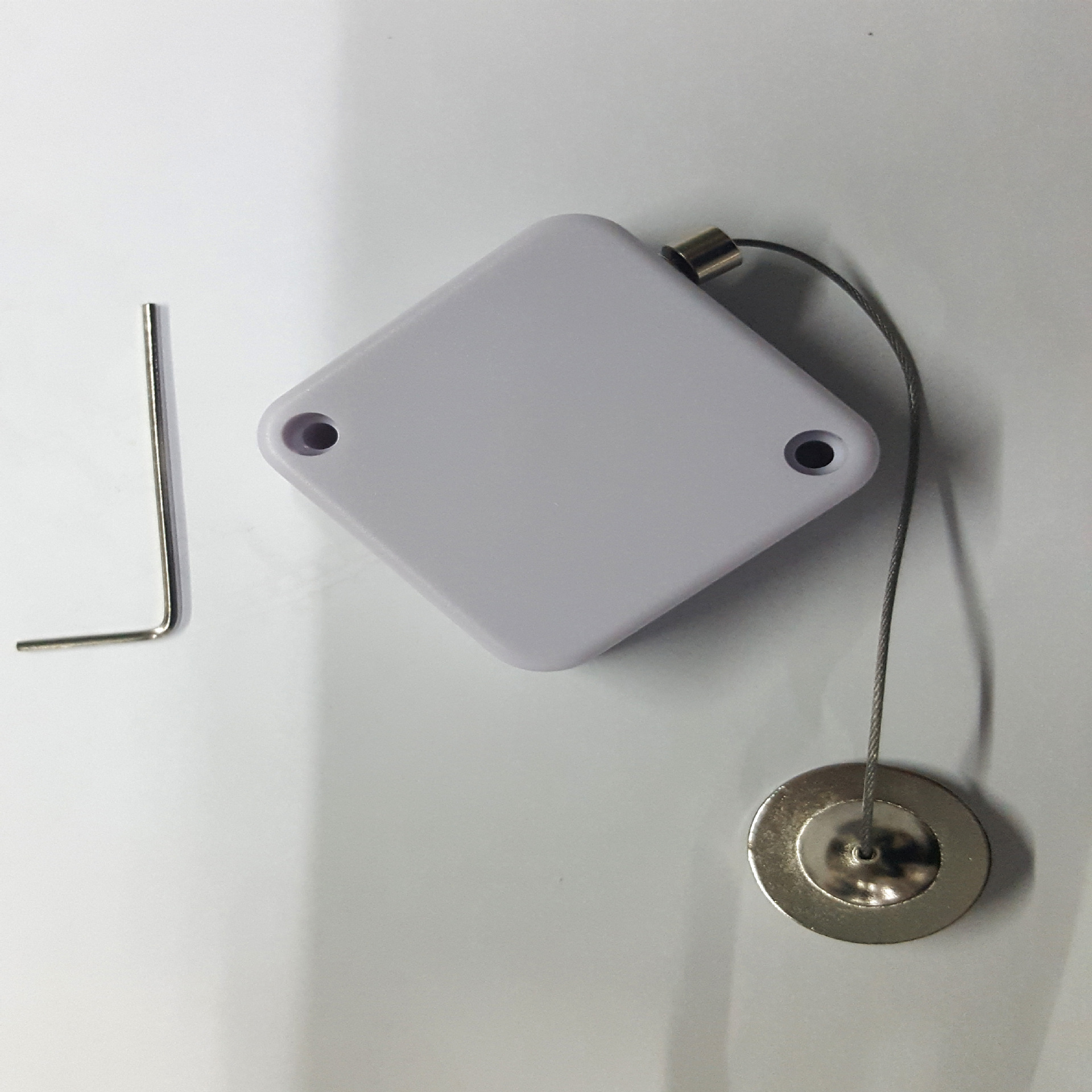 批量低价出售防盗拉线盒钢丝绳拉器防丢器展示用品伸缩线盒