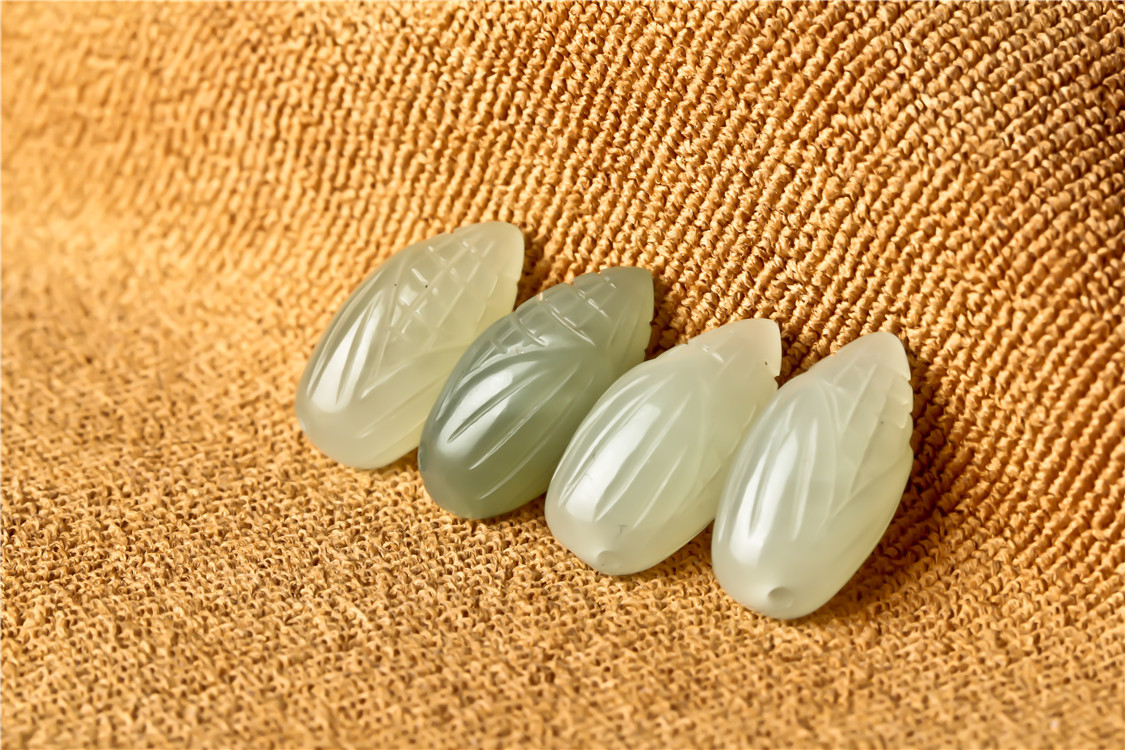 厂家直销天然a货新疆和田玉风铃手链项链diy半成品文玩配饰吊坠