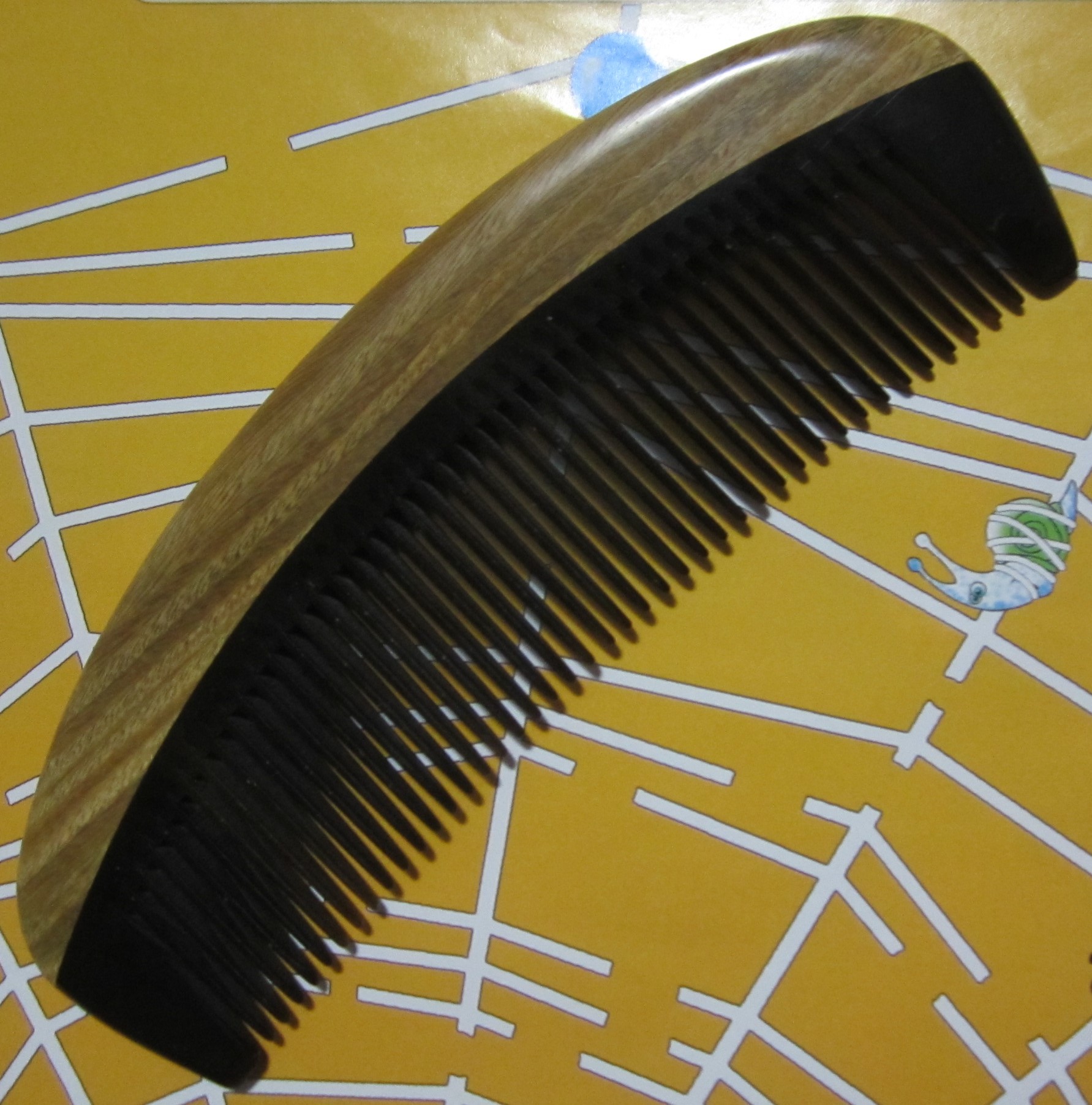 绿檀木拼黑牛角弯月形保健梳子 木拼梳 天然传统手工艺梳厂家直销