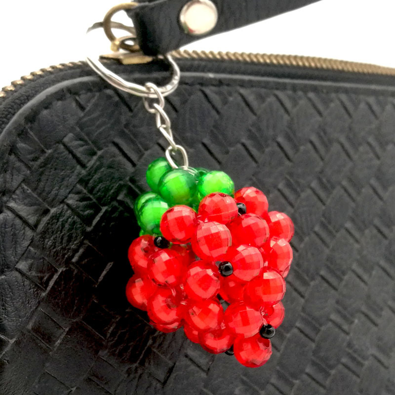 厂价直销手工串珠小挂件草莓钥匙扣包包穿珠挂饰微商景区热销货源