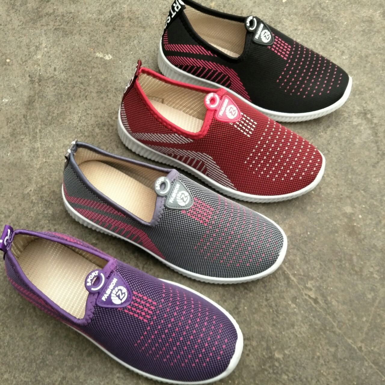 2018年春季特价批发女布鞋女鞋休闲运动双色中老年妈妈老北京