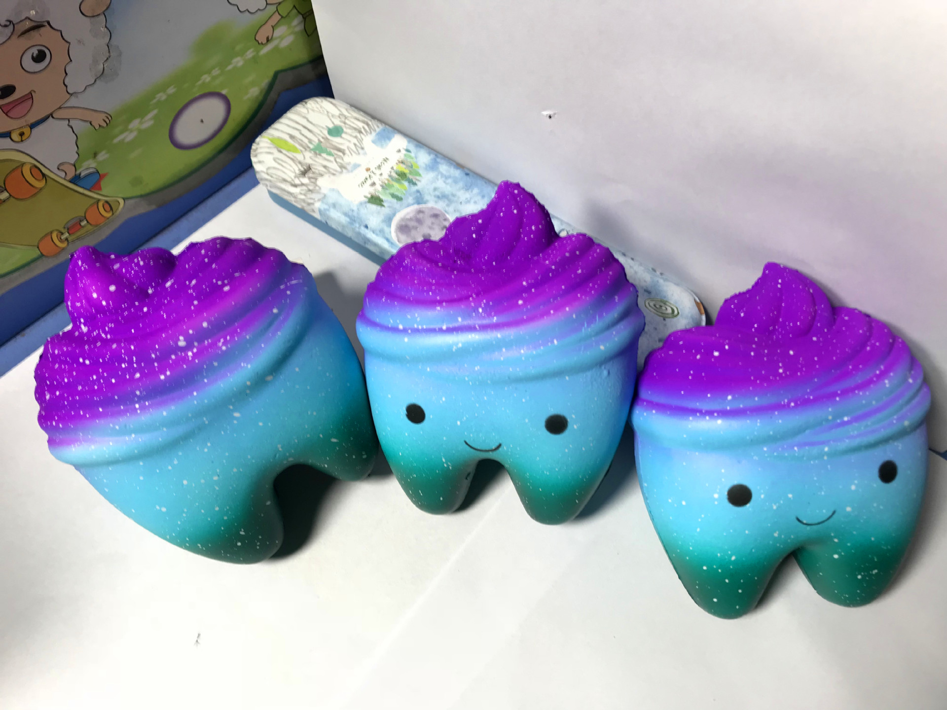 新款squishy星空挤牙膏牙齿蛋糕慢回弹仿真儿童玩具解压挤