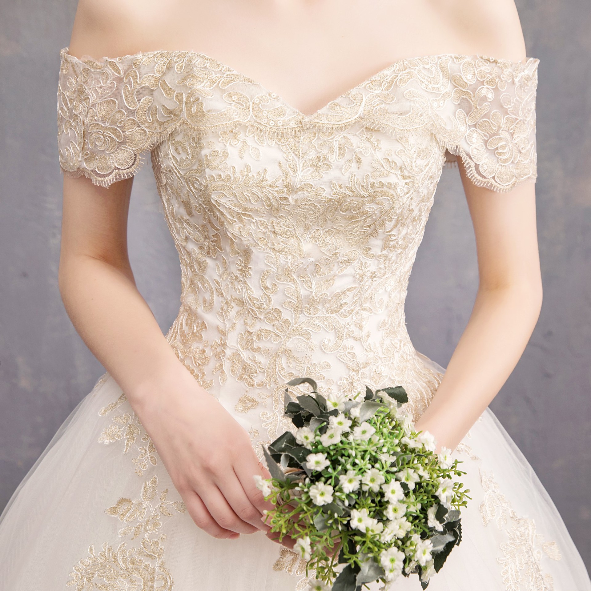 婚纱礼服新娘2019新款 时尚一字肩显瘦影楼婚纱韩版流行齐地批发