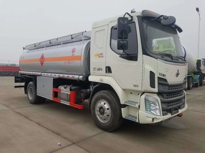 楚胜牌12吨13吨油罐车,运油车多少钱在哪里买