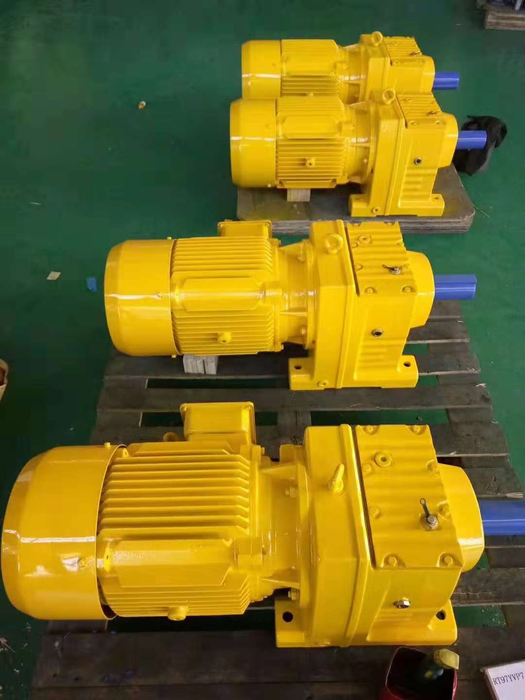 r37减速机斜齿轮减速机法兰轴安装减速机轴输出轴输入