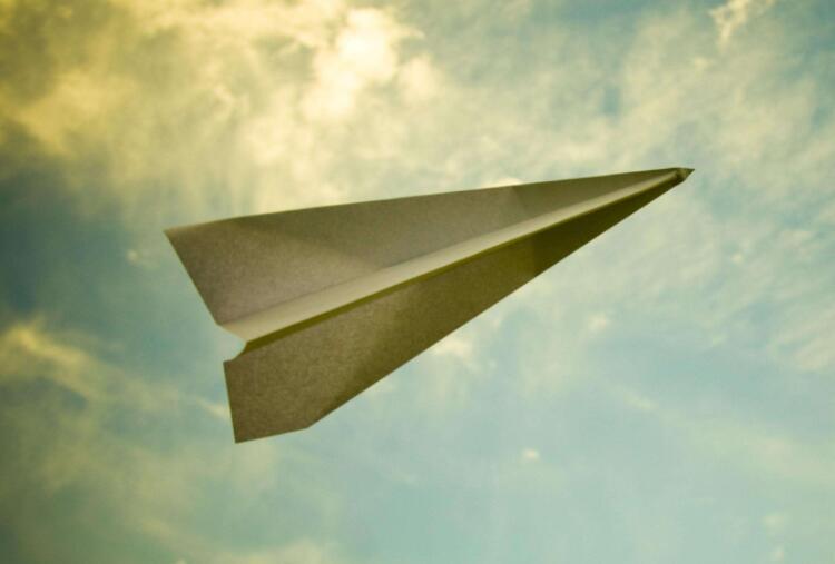 纸飞机,两位天使,神秘花园,伟大小说,闪耀着的灵魂!