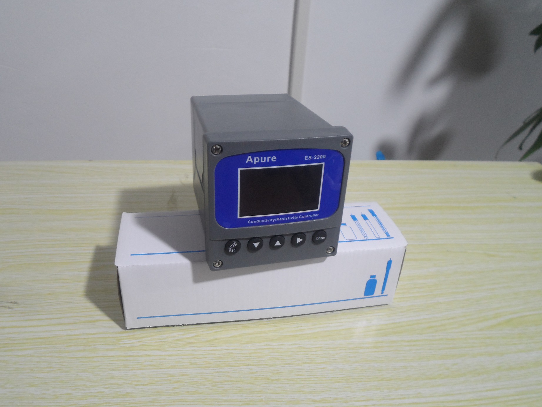 精选单品爱普尔es-2200型工业电导率仪 包邮多用途塑壳电导率仪表