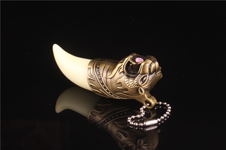 创意金属浮雕虎头防风打火机充气个性虎牙钥匙扣挂件打火机批发