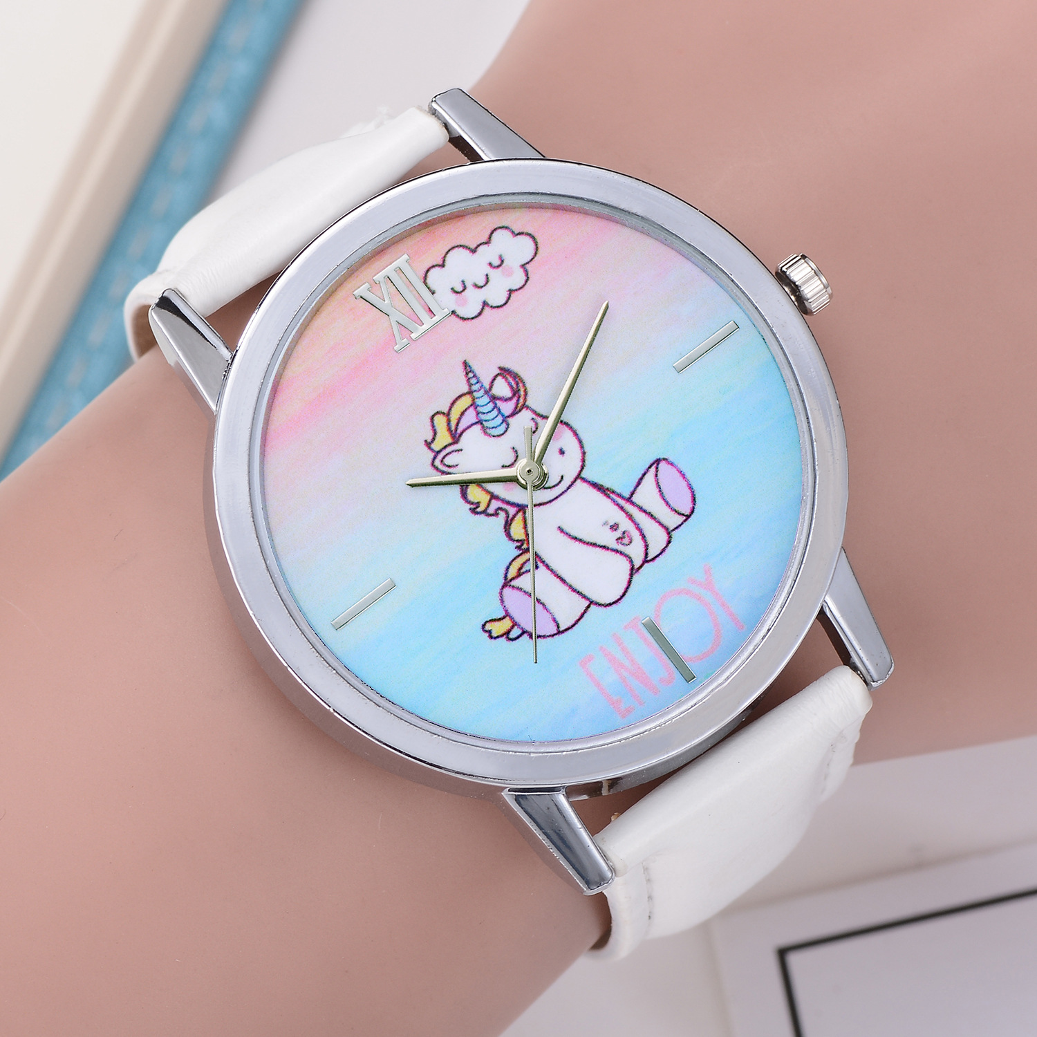 wish热销独角兽学生手表 休闲动物图案学生pu皮女款手表 批发