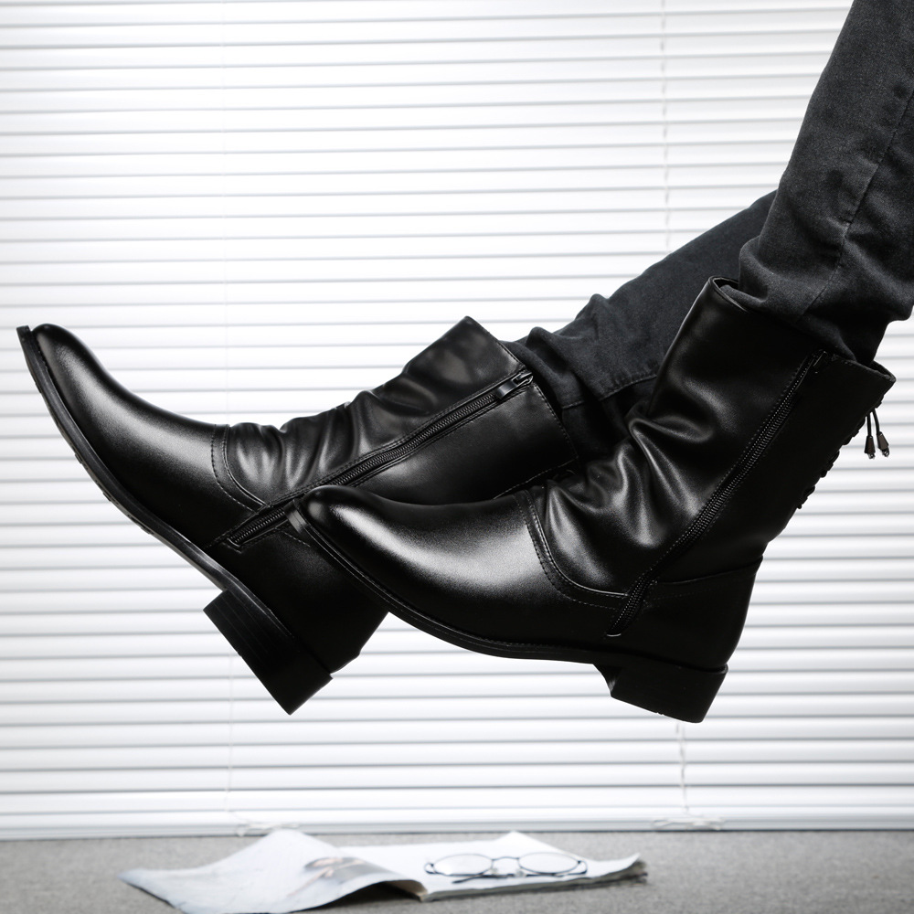 2019新款跨境马丁靴韩版英伦风皮靴男休闲尖头中筒靴铆钉潮流男靴