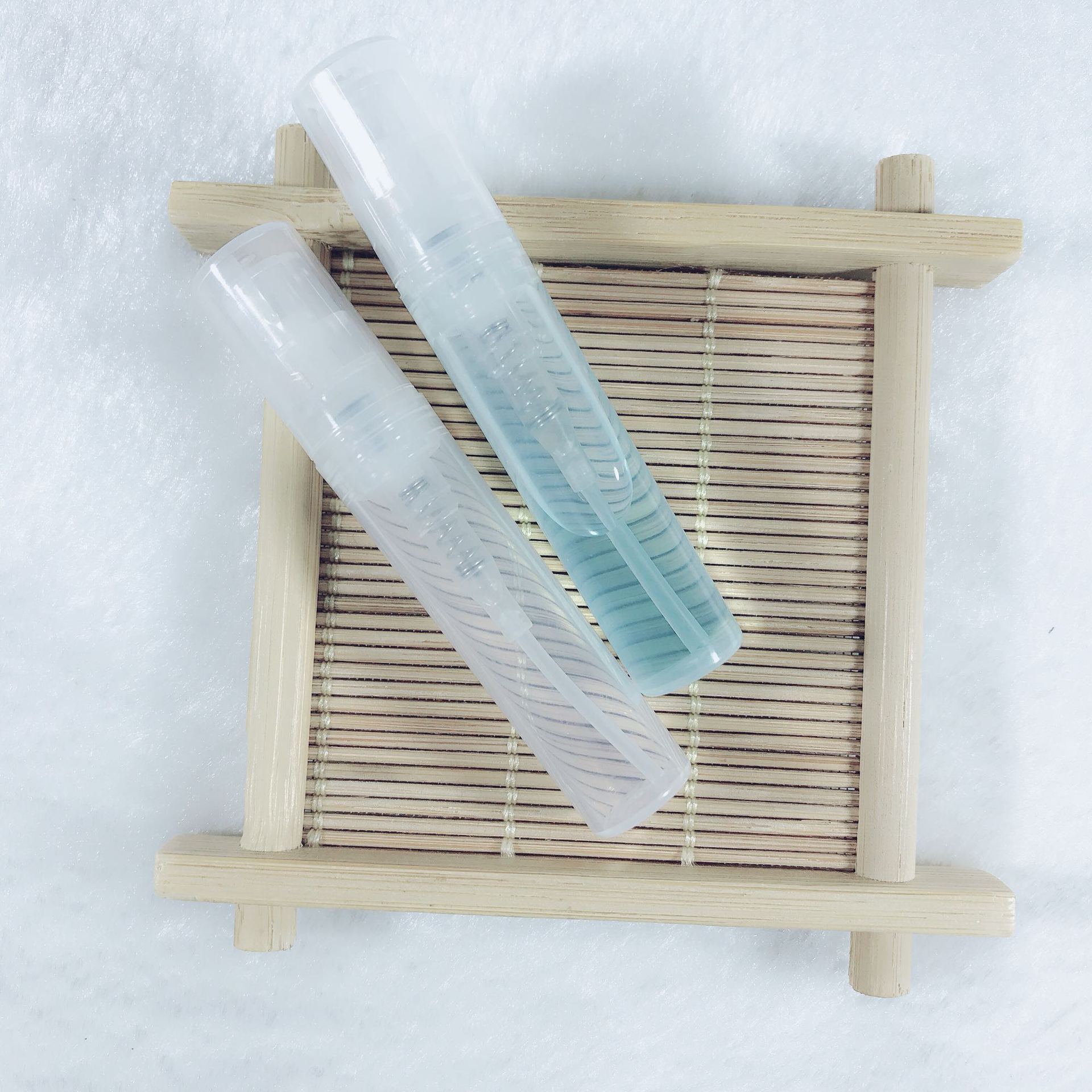 直销2ml香水笔 小喷雾瓶 小喷壶 化妆品分装包装瓶 试用装小样瓶