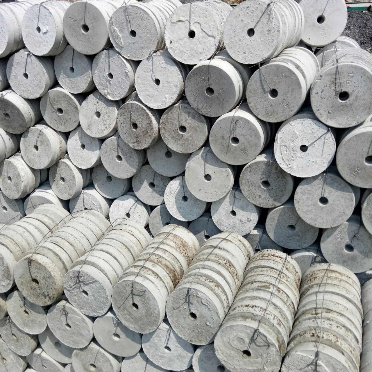 厂家直销 桥梁垫块 130圆垫块 水泥垫块 圆垫块 水泥垫块 垫块批