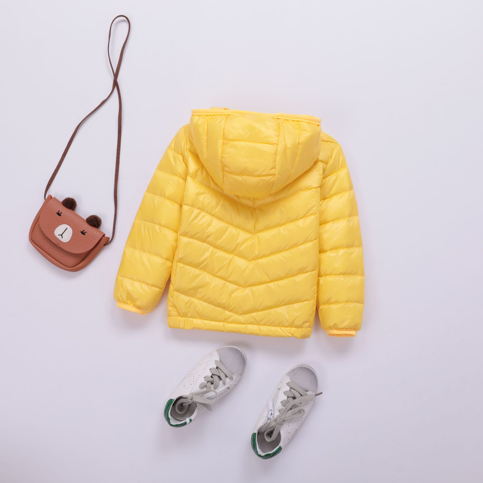 小猪佩奇童装男童秋冬新款儿童轻薄款羽绒服乔治印花连帽外套