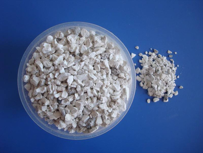 哈尔滨工厂批发高纯活性干燥剂污水污泥处理用生石灰块状干燥剂