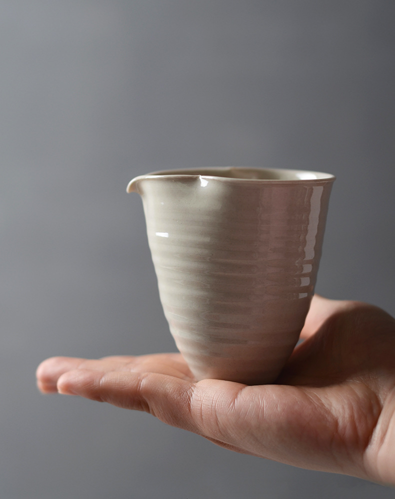 公道杯草木灰釉手工拉坯出水利落白瓷匀杯200ml仿古瓷素雅茶器