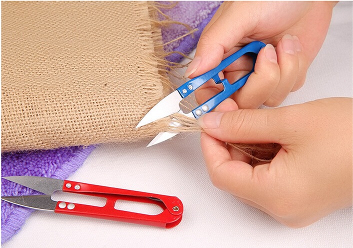 批发供应十字绣工具u型纱剪 鱼线剪彩色十字绣剪刀 线头剪小剪刀