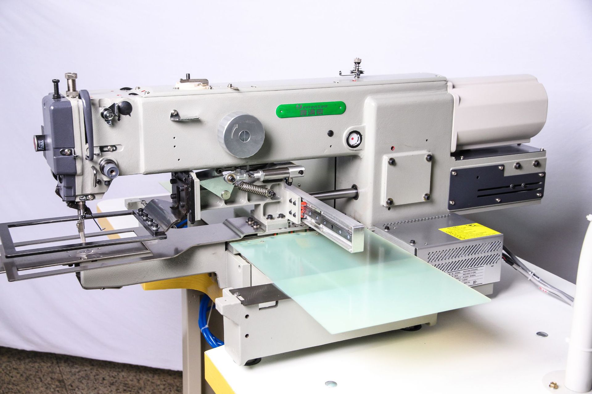 厂家供应电脑花样机 电脑车 花样缝纫设备 针车机械厂家专供