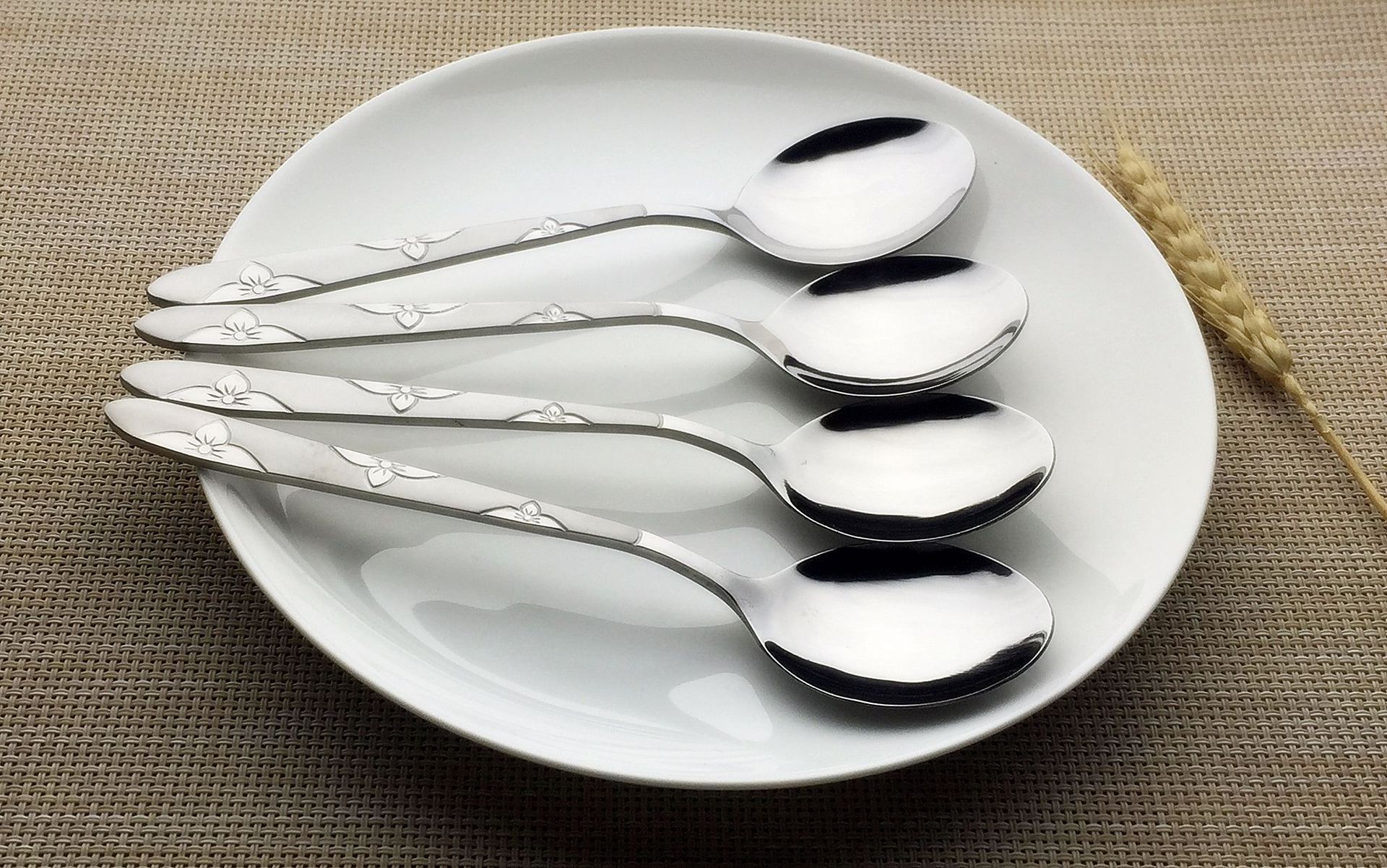 德国不锈钢餐具主餐勺子 西餐餐具西餐勺 三合花优质不锈钢汤勺