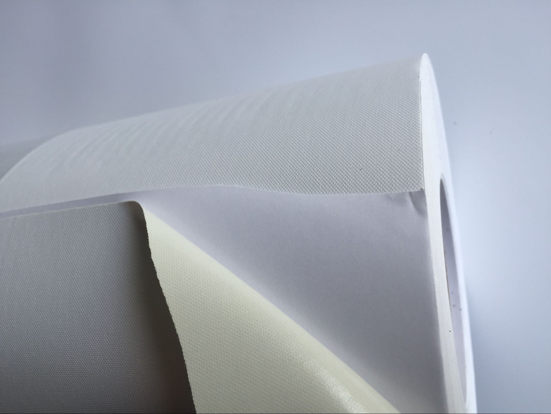 颜色:哑光白色 材质:300*300d化纤油画布 可移胶水 120克双淋纸 墨水