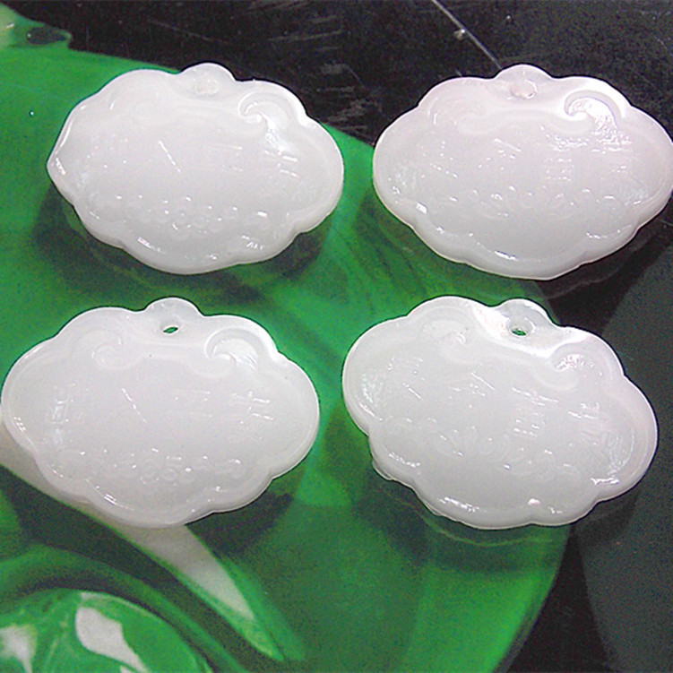 新品合成玉羊脂白玉平安锁吊坠 宝宝长命富贵出入平安锁玉佩吊坠