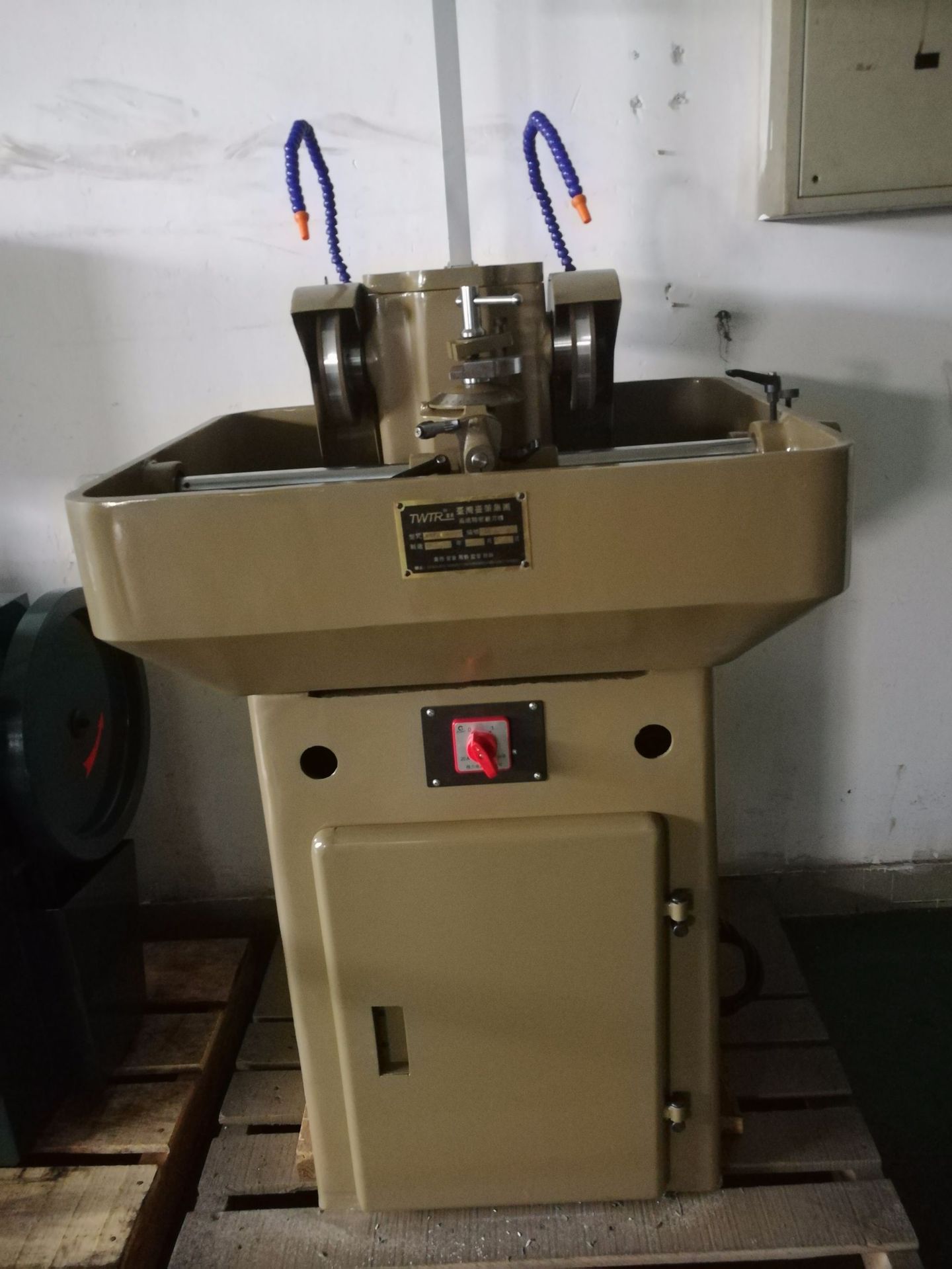 台荣供应rsf-7磨刀机 数控车床刀具双面钻石砂轮磨刀机