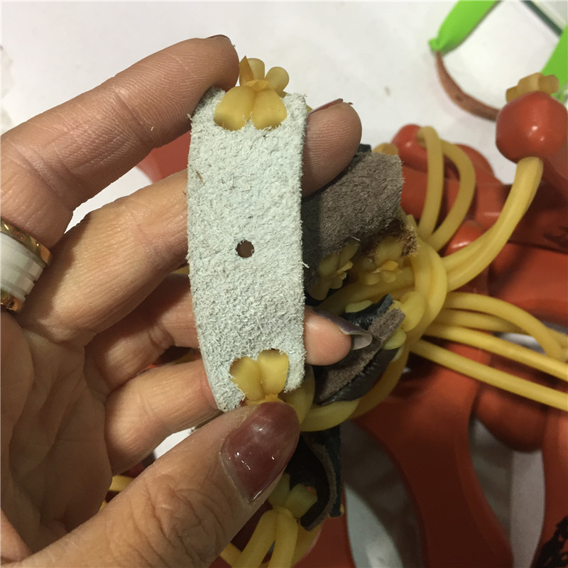 厂家批发木质榉木弹弓竞技地摊庙会儿童玩具户外江湖热销弹弓皮筋