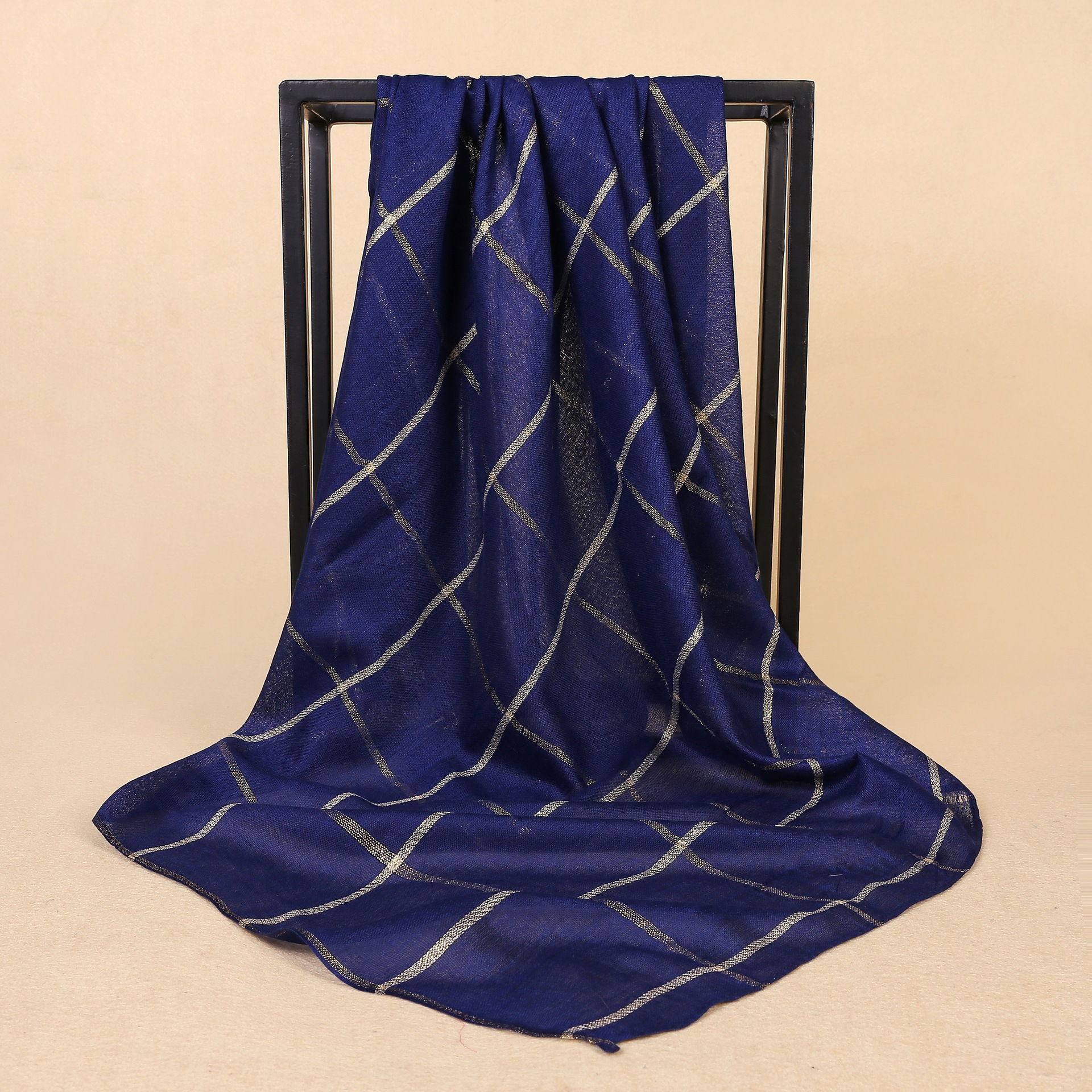 仿真丝绸新薄款金丝毛须大板防嗮沙滩保暖百搭围巾