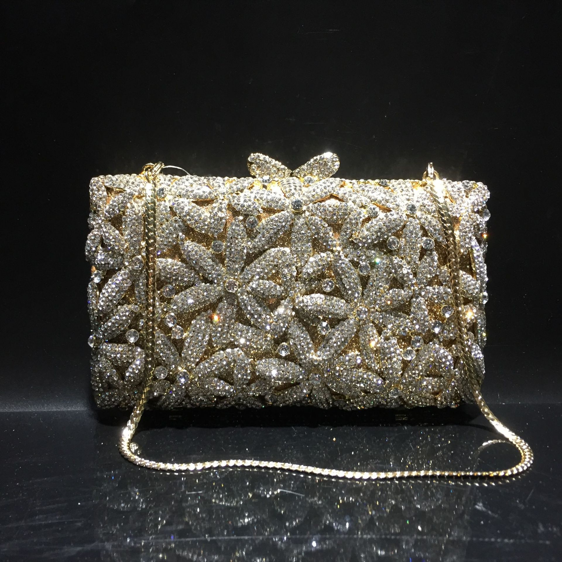 厂家直销奢华钻包缕空金属水晶晚宴包外贸镶钻包手拿包新娘钻石包