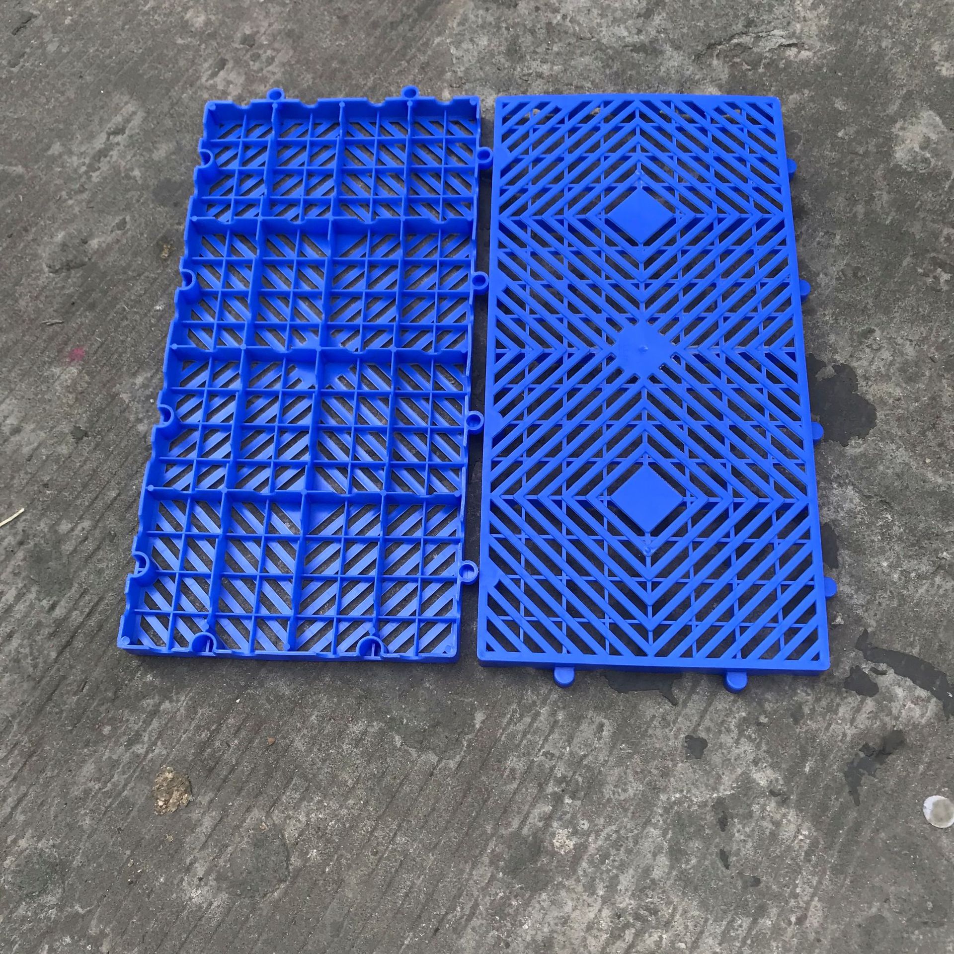 白色防潮垫板塑胶地台板400*400塑料小垫板过道防滑仓鼠塑胶板