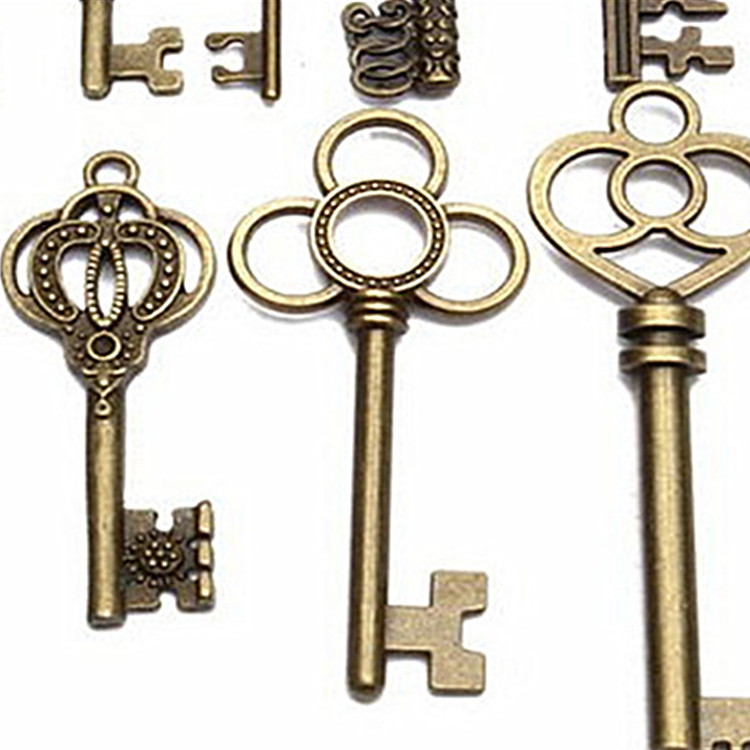 Retro Key Pendants Mixed 13 Models/Bag Diy Ancient Bronze Key Creative Ornament Wholesale