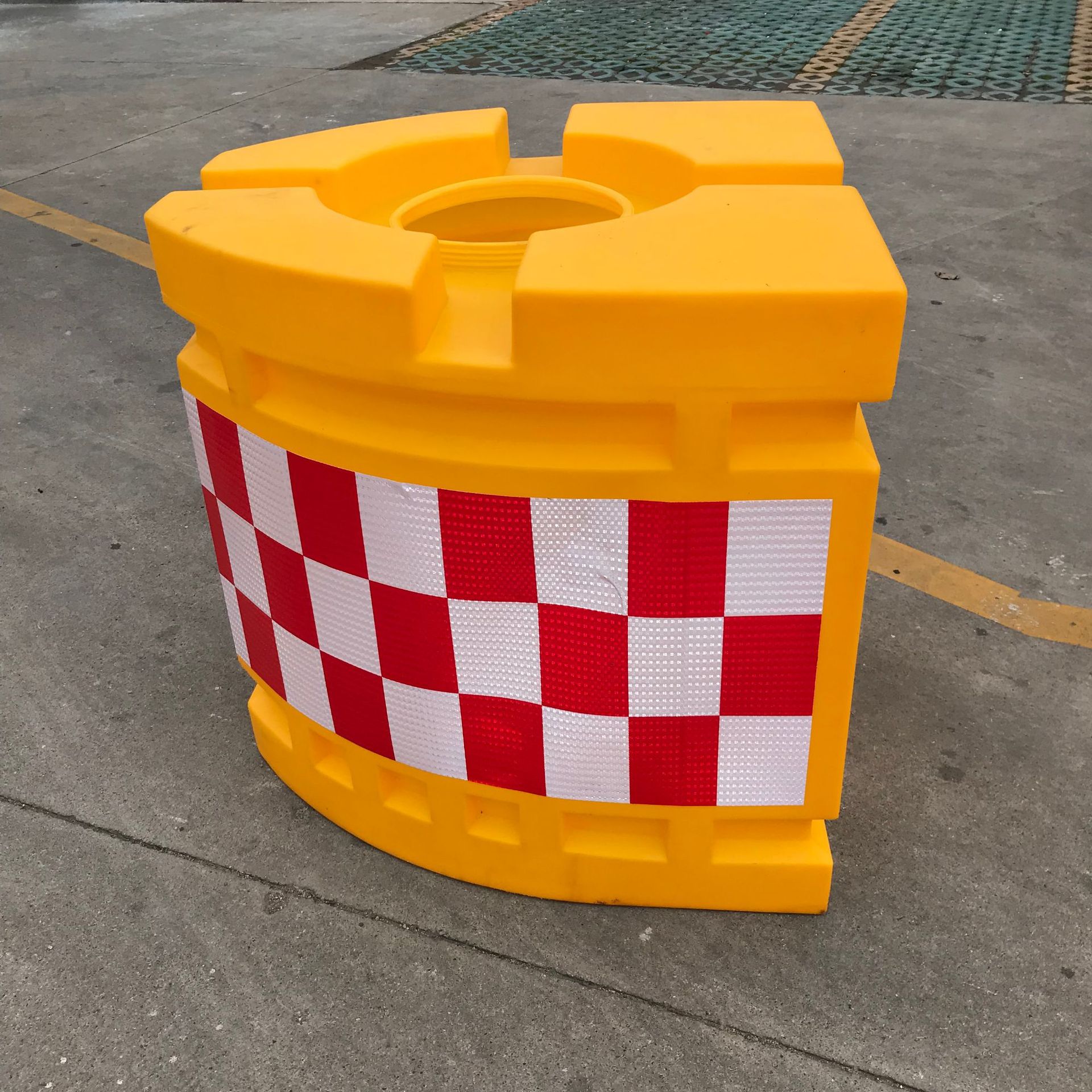 滚塑三联组防撞桶高速出口防撞警示桶1800*900