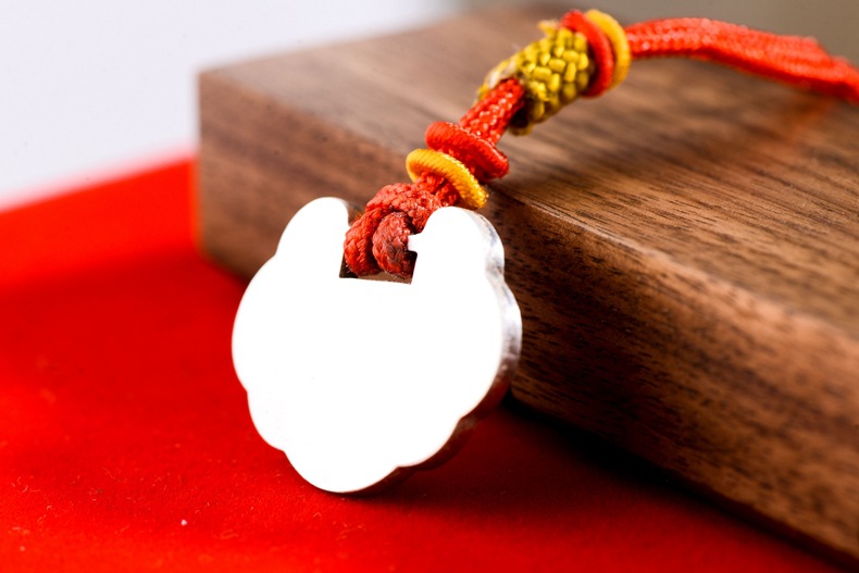 足银s999纯银饰品锁片宝宝长命锁聪明伶俐可调节红绳吊牌百日刻字