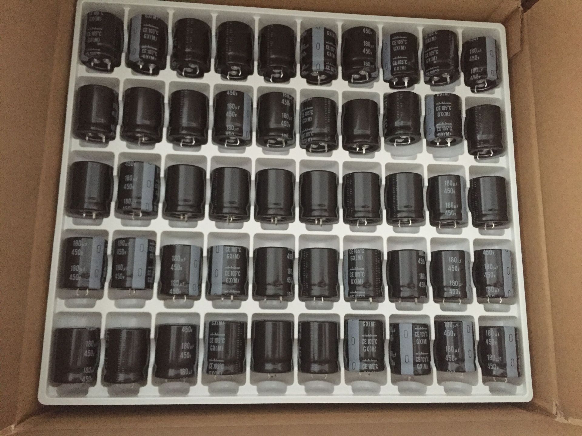 nichicon尼吉康 uvk1e222mhd1to 现货 25v 2200uf 12.5x25