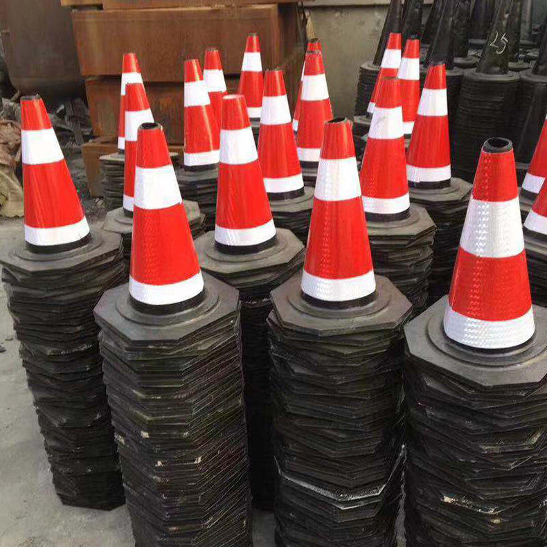 研发创新不锈钢路锥,铁马,树木支撑架,防撞柱,围栏防护,一米线,警戒线