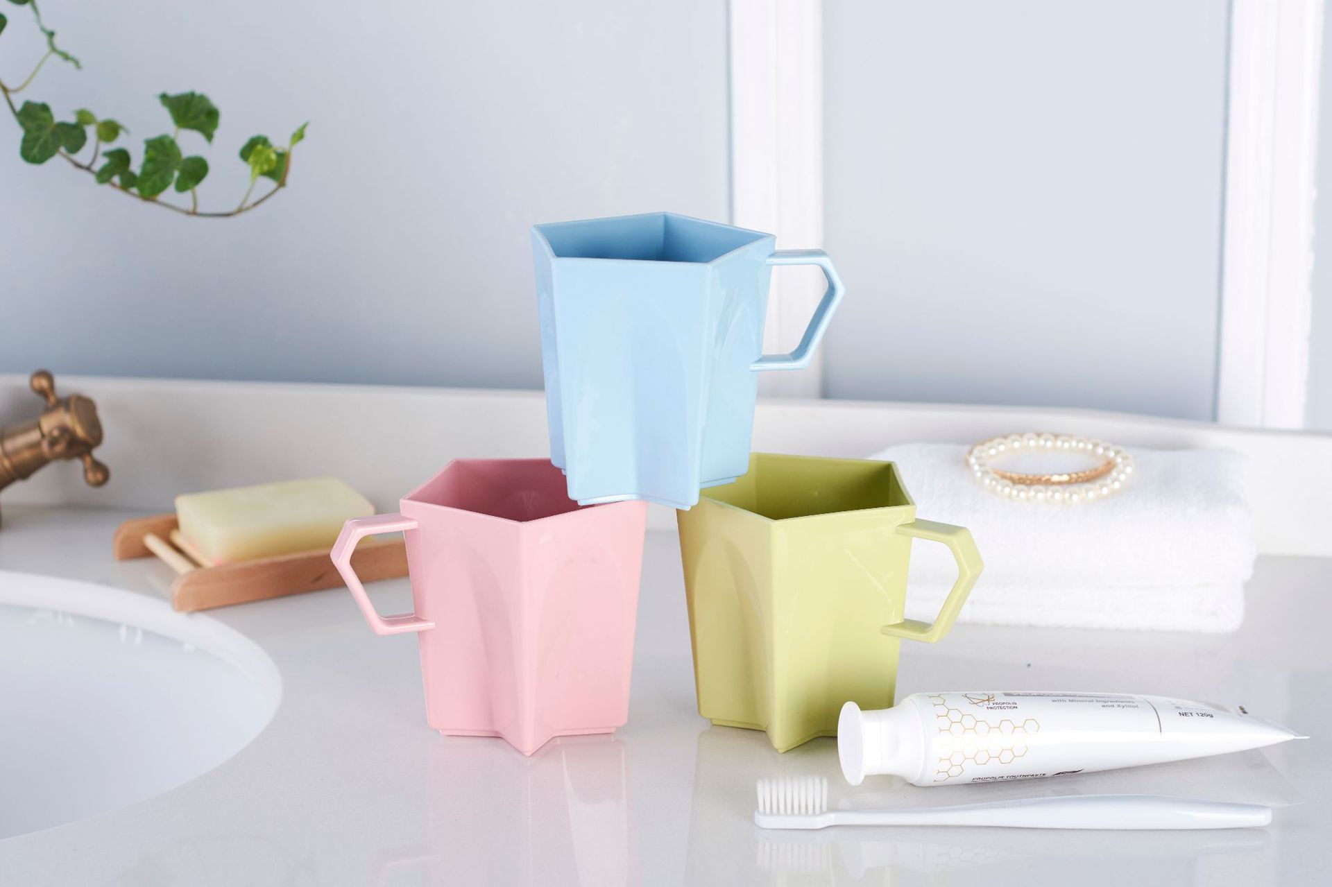 厂家直销环保星星口杯 创意樱花浴室牙刷杯 时尚漱口杯 一件代发