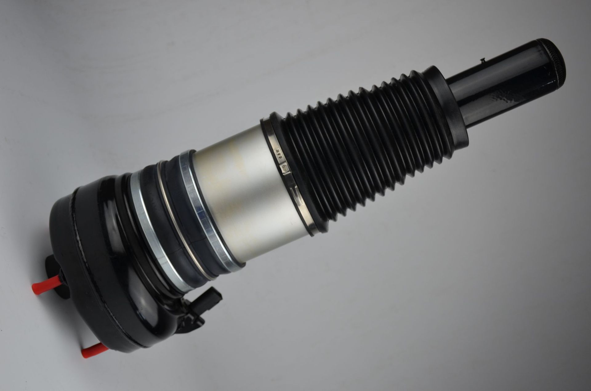 空气减振器 适用于porsche汽摩配件空气悬挂避震器