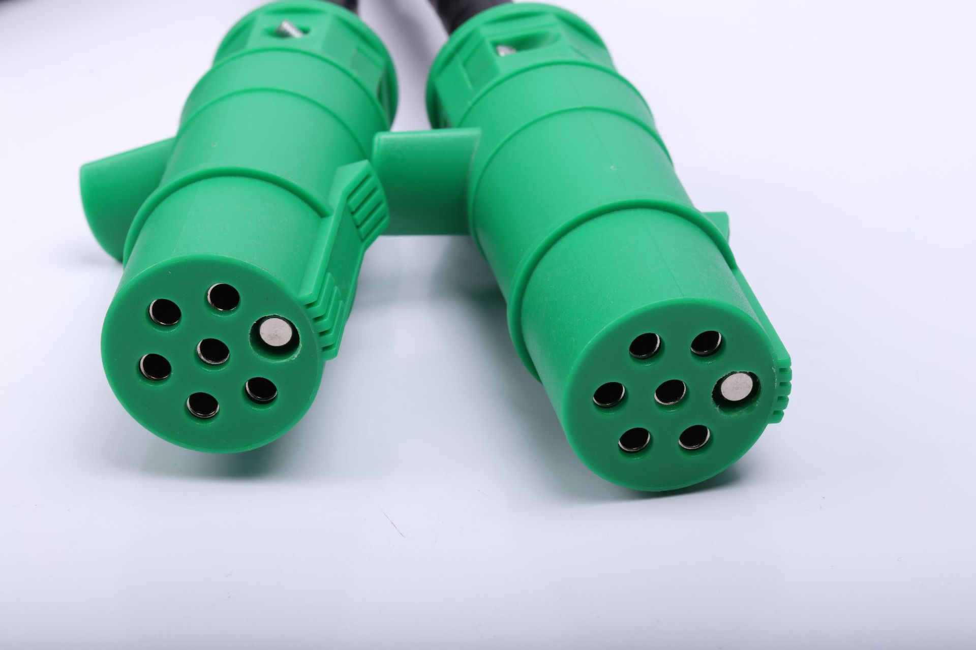 24v塑料插头 7孔插头 拖车插头插座 拖车连接器