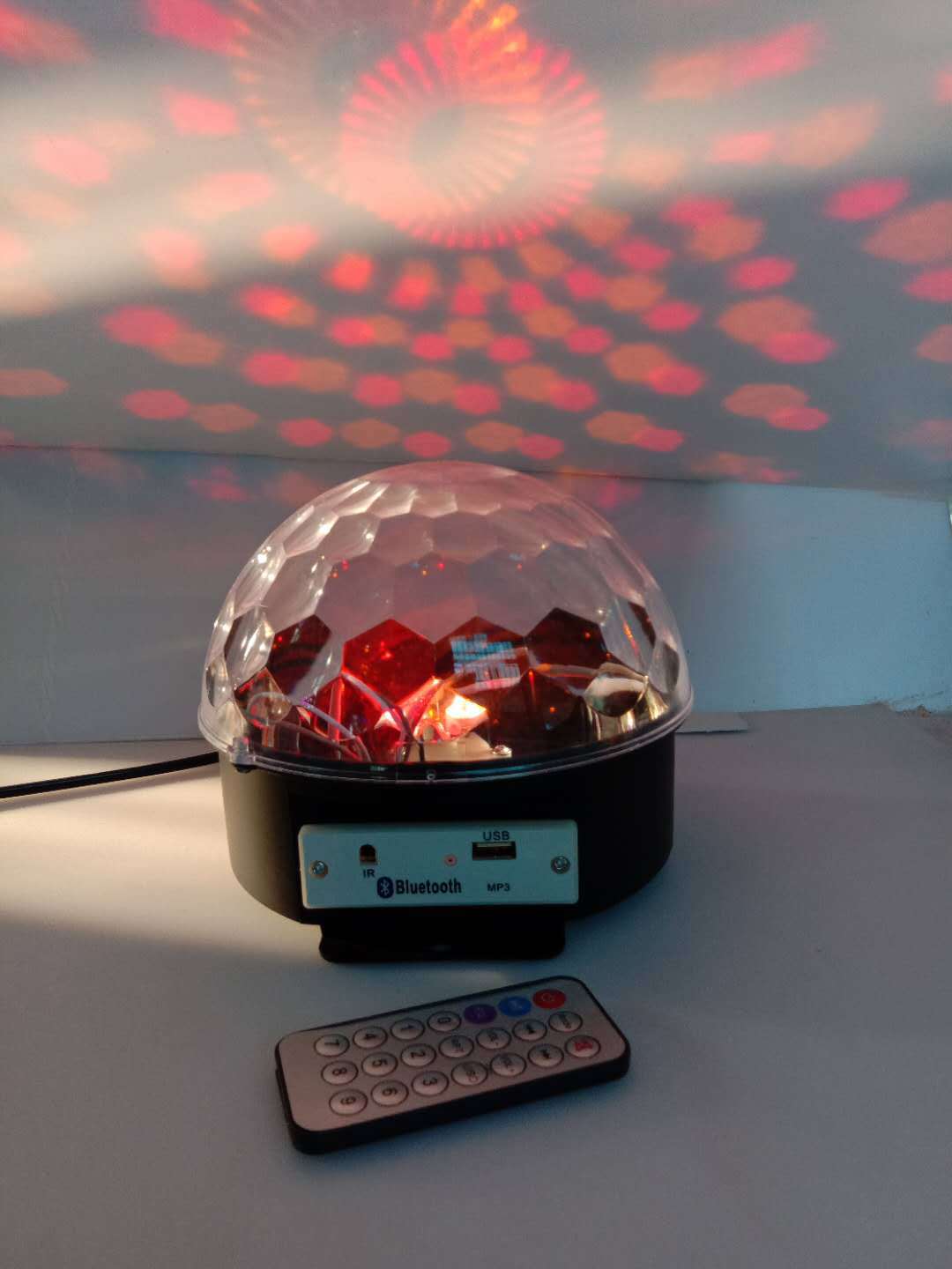 舞台灯蓝牙音响氛围灯星空灯酒吧夜店水晶魔球灯迪斯科魔球舞台灯