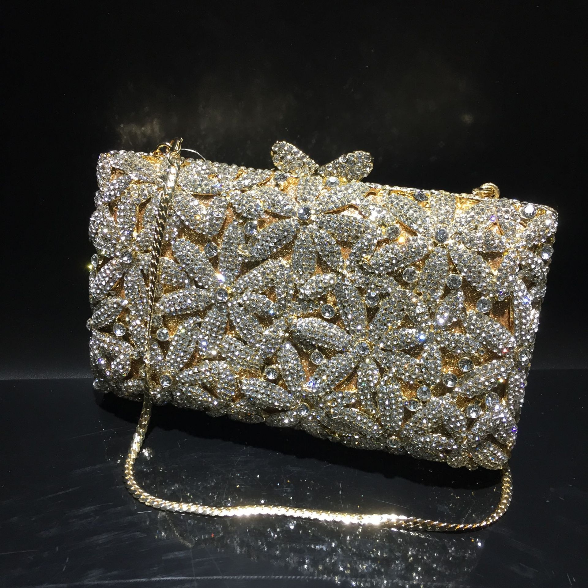 厂家直销奢华钻包缕空金属水晶晚宴包外贸镶钻包手拿包新娘钻石包