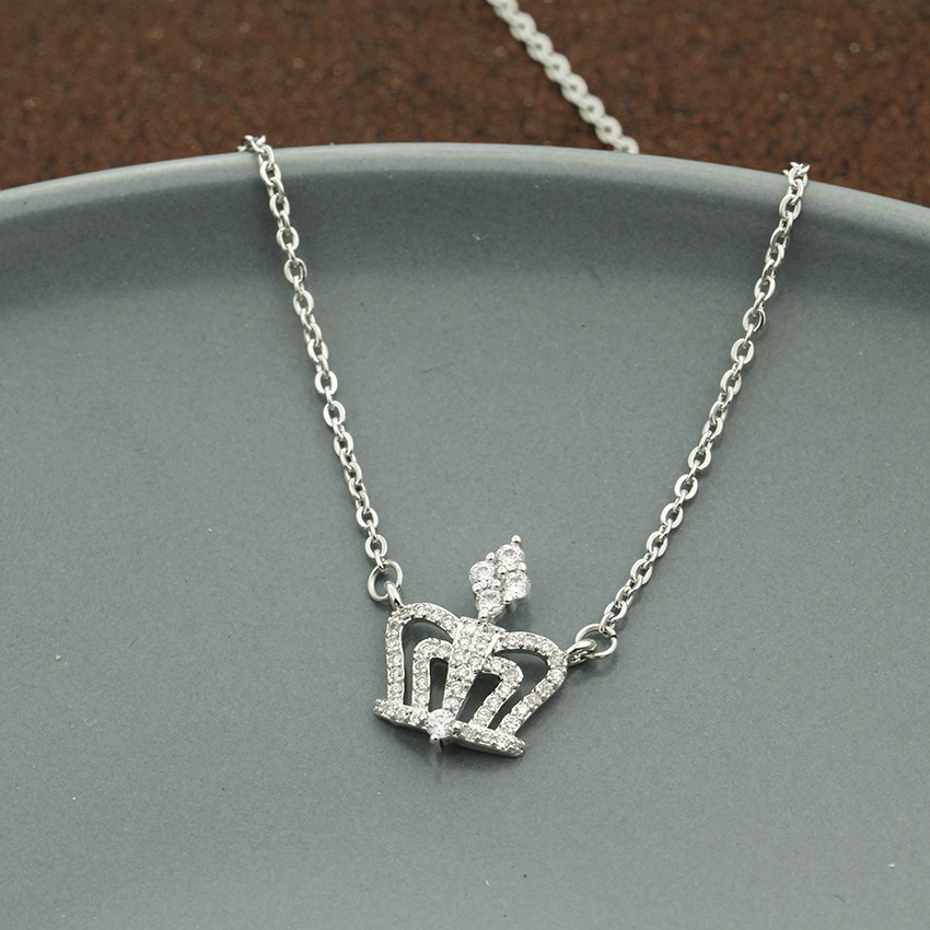 欧美闪动镶灵动钻皇冠项链镀钢项坠吊坠创美活动首饰女士项链批发