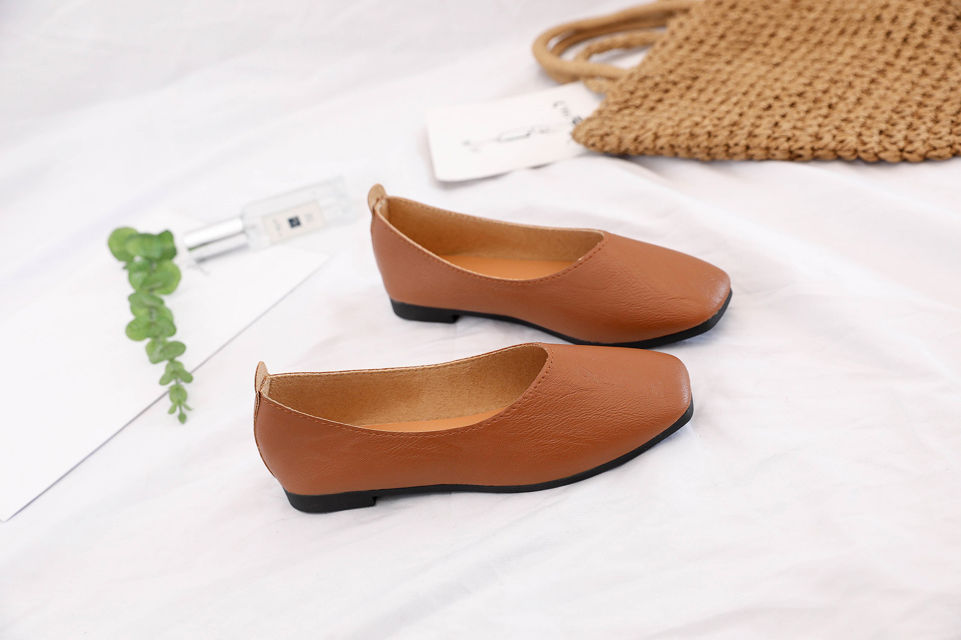 2023 Spring and Autumn Korean Style Comfortable Surface Soft Bottom Granny Shoes Transparent Casual Stitching Square Toe Low-Cut Flat Bottom Pumps Women