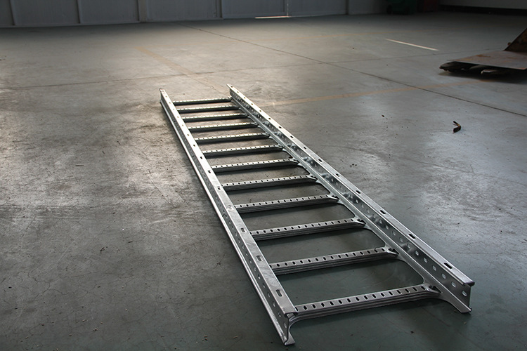 江苏华威核级桥架优良选材梯式直通电缆桥架可定制