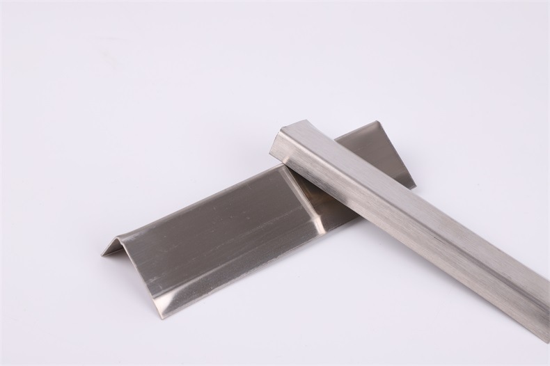 厂家直销地板不锈钢收边条折边l型木地板收口直角扣护角线金属边