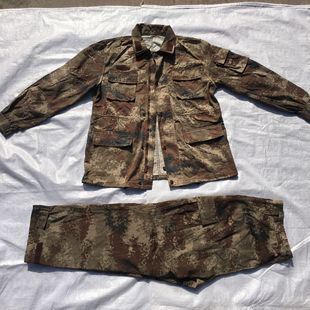 低价批发二手正品退役荒漠迷彩服林地劳保作训服工作服现货供应