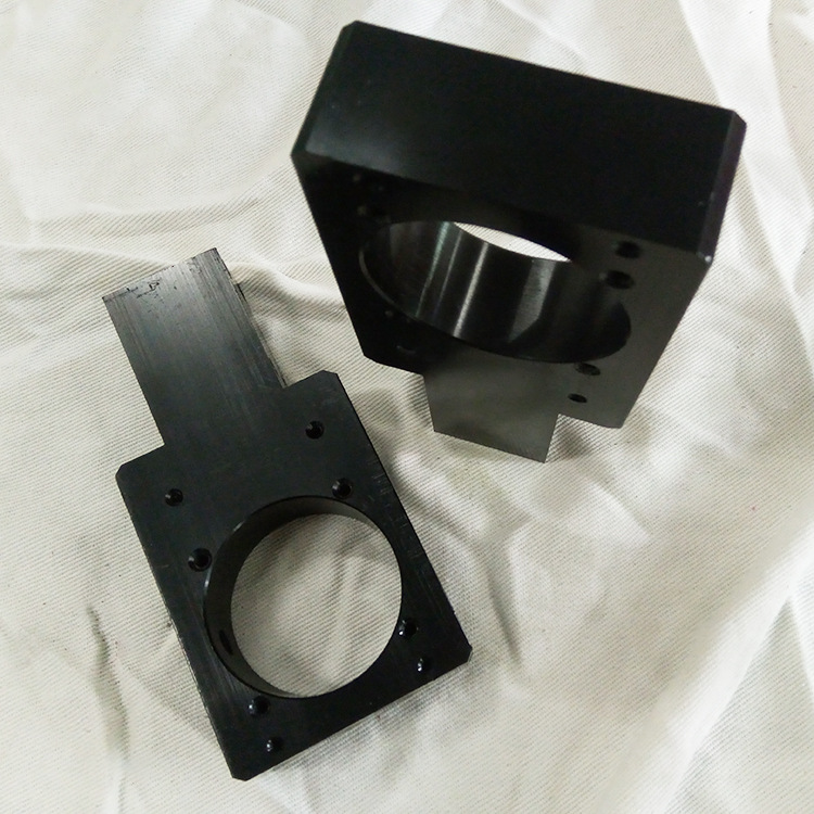 厂家直销来图样定制非标件攻牙机夹板万向头板铝配件加工件