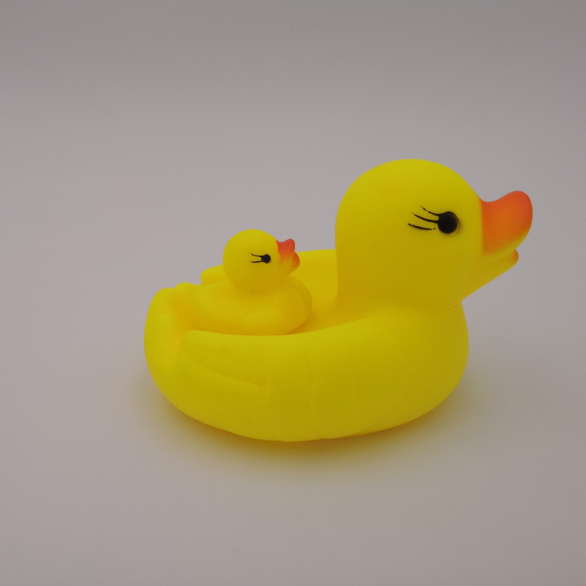 子母鸭戏水玩具鸭子网袋装儿童戏水玩具2元夏季热卖产品