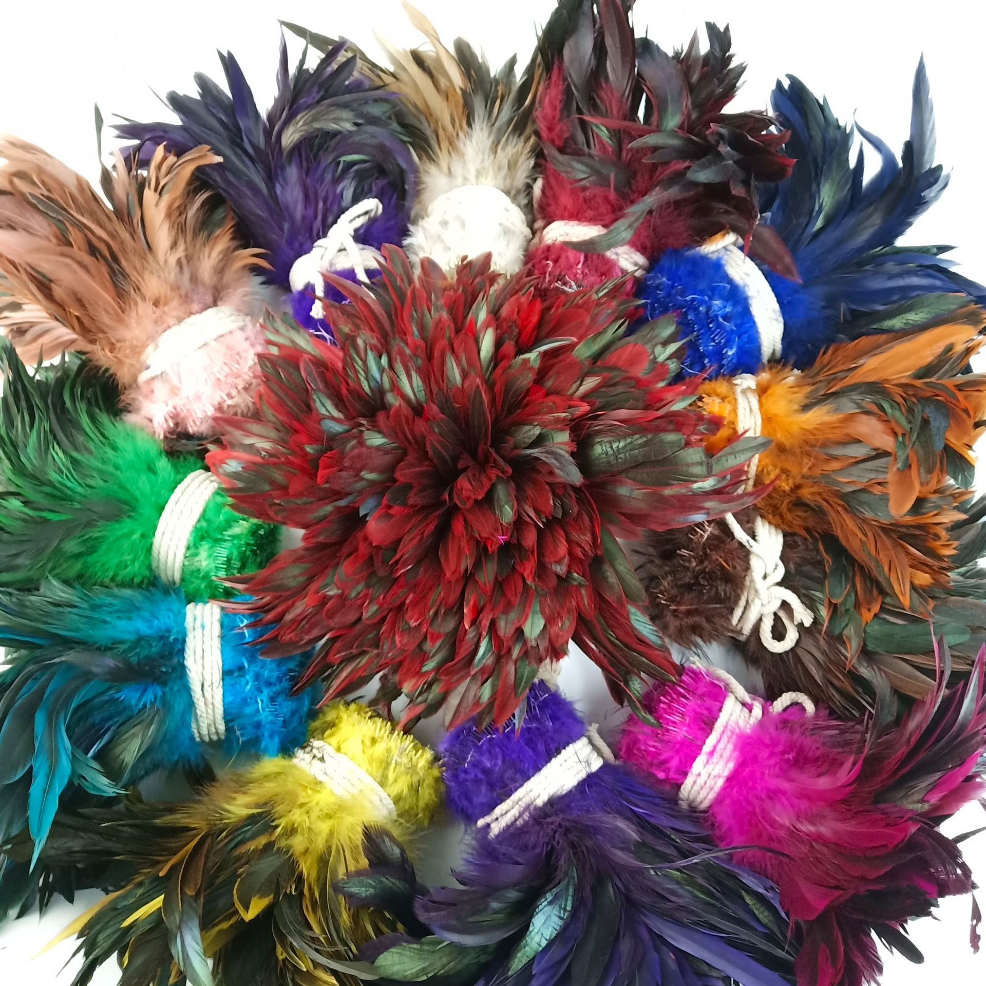 鸿扬羽毛厂家直销diy鸡毛掸子彩色鸡毛羽毛墙服装辅料紫泳鸡毛串