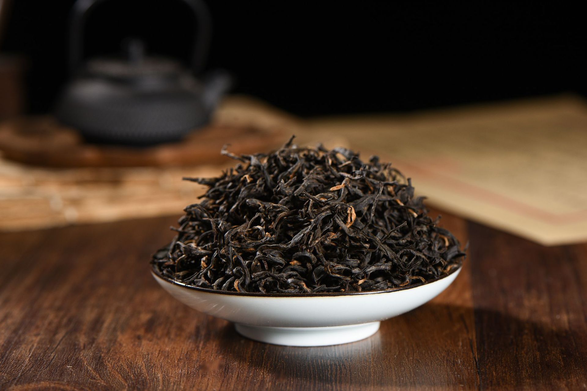 云南特产滇红茶中国红细丝 云南凤庆滇红茶散装可定制礼盒装代发